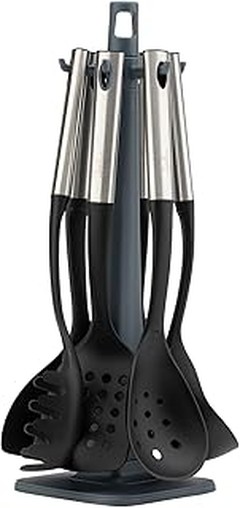 Utensilios esenciales para preparar guisos en la cocina tradicional